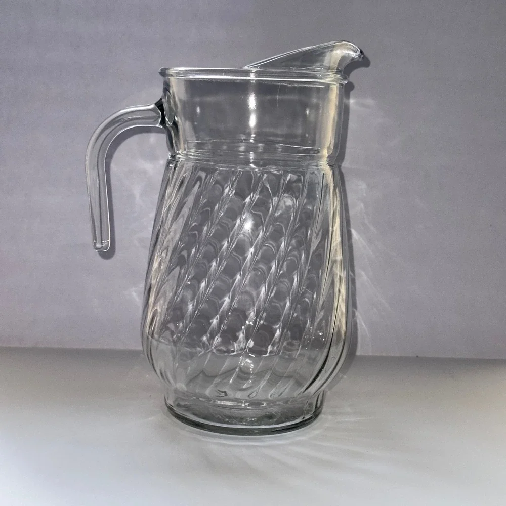 Vintage Swirl Clear Glass Pitcher 64‎ fl oz